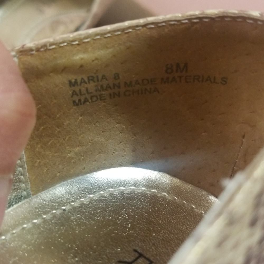 Shoes - Picture 2 of 3